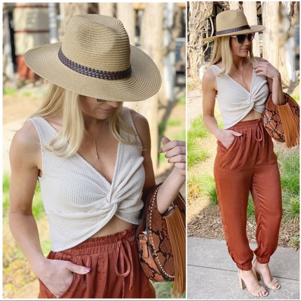 ❤️LAST ONE! Waffle Knit Twist Front Cropped Top - Picture 2 of 6